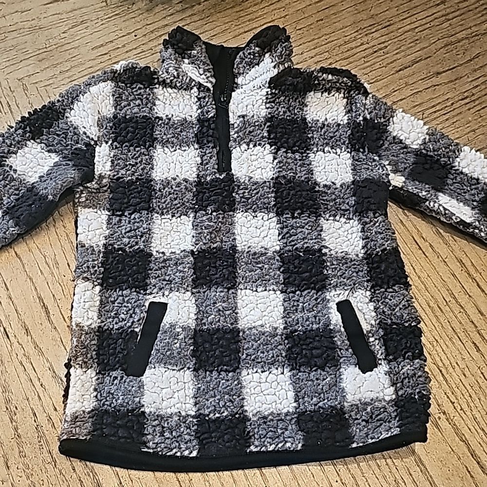 Epic Threads black and white fleece pull over sweater size 6 boys